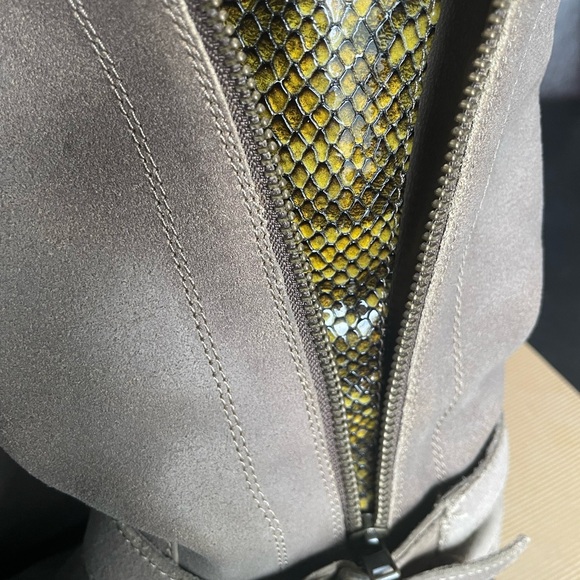 Ugg boot - Picture 6 of 7